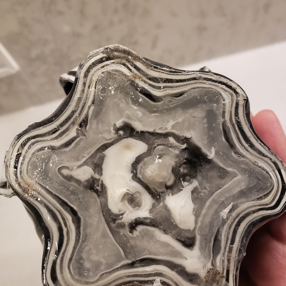 Hand carved grey, white and black candle carved in Hawaii - Picture 8 of 8